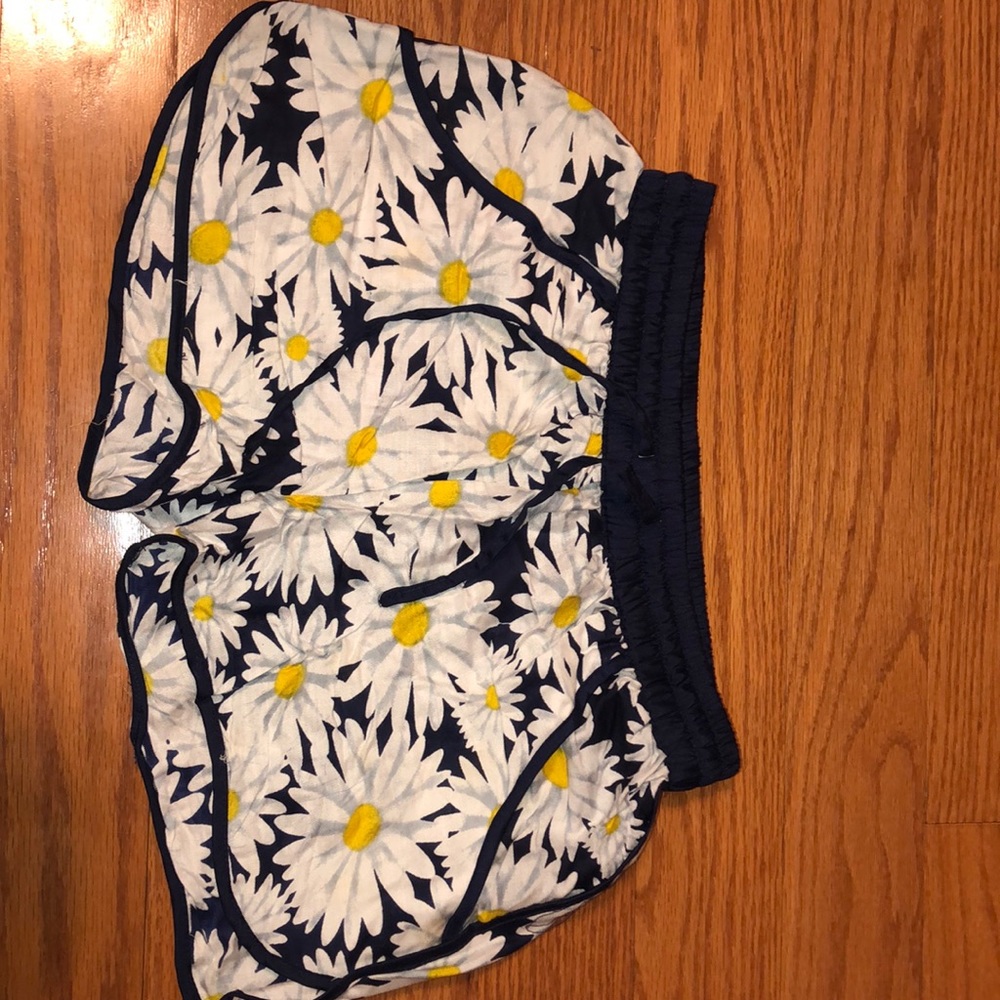 Floral print flowy shorts! SIZE: S